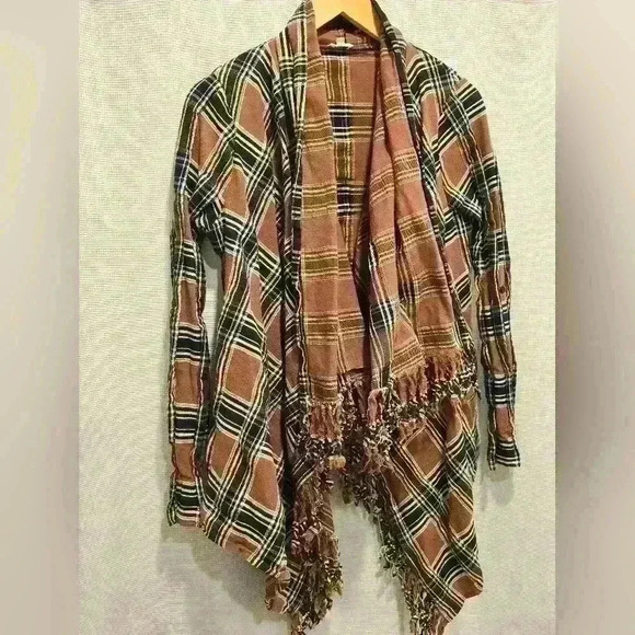 En Creme Blanket Style Fringe Trim Wraparound - Picture 4 of 6